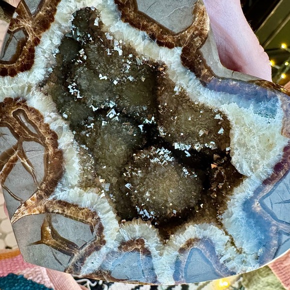 Utah Septarian Heart Shape Crystal Geode Stone‎ Display Decor 1.11lbs - Picture 14 of 16